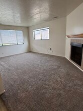 2196 w 5600 s, Unit A in Roy, UT - Building Photo - Building Photo