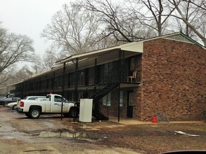 6795 Blocker St in Olive Branch, MS - Foto de edificio - Building Photo