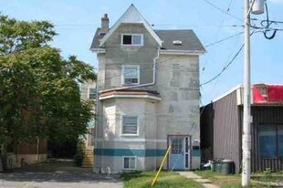 118 Donlands Ave in Toronto, ON - Building Photo
