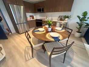 801 NW 39th Ct, Unit B1 in Miami, FL - Building Photo - Building Photo