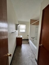 312 W Ingals Ave in Bismarck, ND - Building Photo - Building Photo