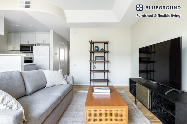 1423 N Curson Ave in Los Angeles, CA - Building Photo - Building Photo