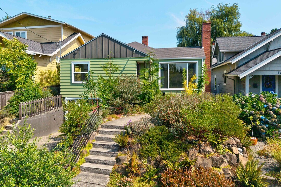7548 28th Ave NW in Seattle, WA - Building Photo