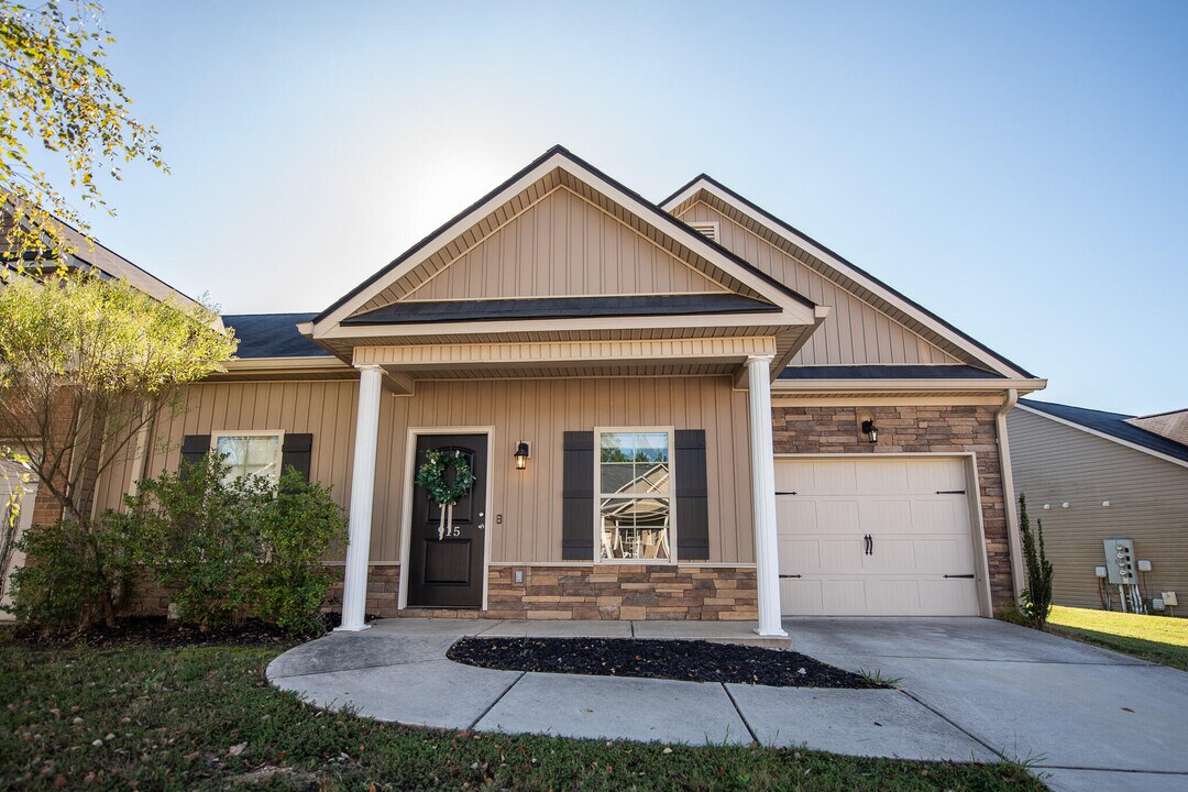 915 Erika Ln in Grovetown, GA - Building Photo