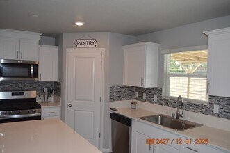 12040 Reid Ct in Waterford, CA - Building Photo - Building Photo
