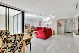 1915 Lavers Cir in Delray Beach, FL - Building Photo - Building Photo