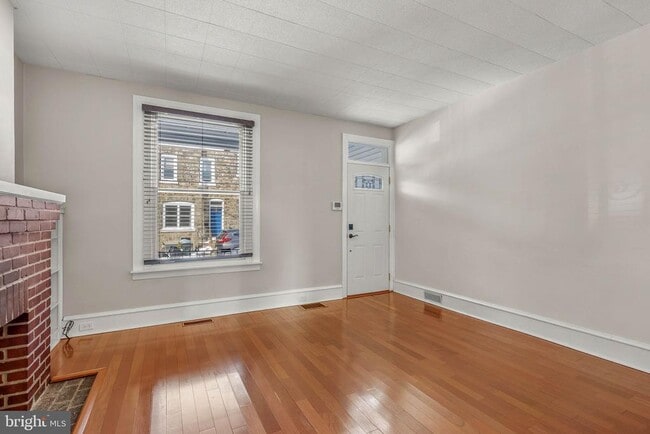 272 Kalos St in Philadelphia, PA - Building Photo - Building Photo