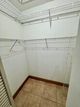 9189 Fontainebleau Blvd in Miami, FL - Building Photo - Building Photo