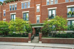 121 E Noble St in Columbus, OH - Building Photo