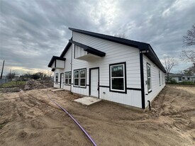 5710 Delmack St in Houston, TX - Building Photo