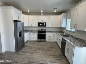 2814 E Roeser Rd in Phoenix, AZ - Building Photo - Building Photo