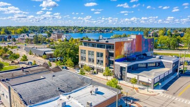 120 South in Lake Orion, MI - Foto de edificio - Building Photo