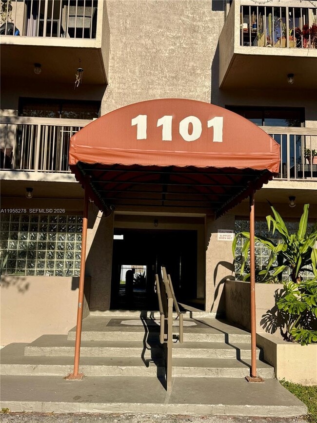 1101 SW 122nd Ave in Miami, FL - Building Photo - Building Photo