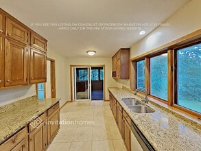 1937 Oakland Rd in Hopkins, MN - Foto de edificio - Building Photo