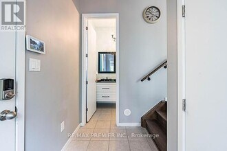 77 Sydney Cir in Vaughan, ON - Building Photo - Building Photo