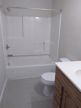 711 S Poplar St in Carbondale, IL - Building Photo - Building Photo