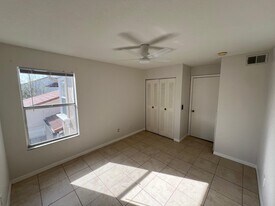 5168 Conroy Rd in Orlando, FL - Building Photo