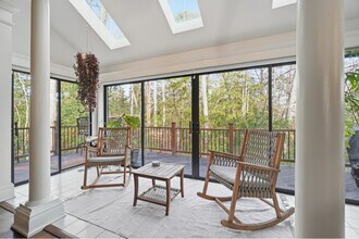 63 Queens Ct in Newport News, VA - Foto de edificio - Building Photo