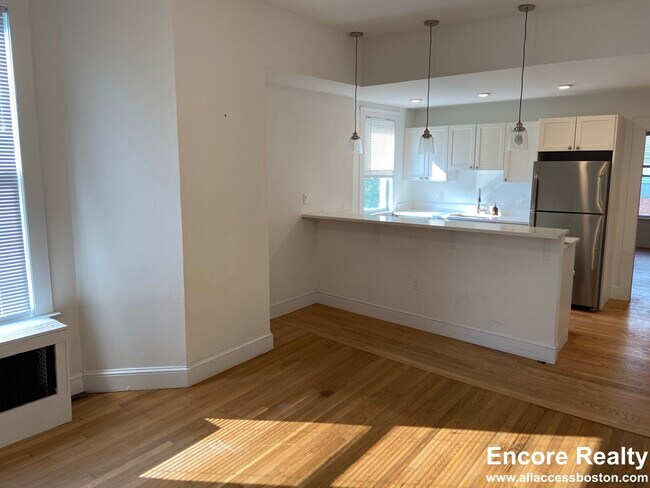 38 Newton St, Unit #2 in Boston, MA - Building Photo - Building Photo