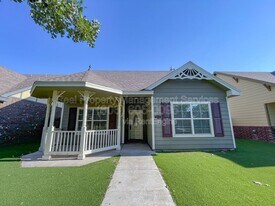 2112 9th St in Lubbock, TX - Building Photo