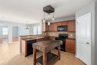 3213 Elam Dr in Anna, TX - Foto de edificio - Building Photo