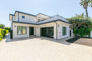 6426 Varna Ave in Van Nuys, CA - Building Photo