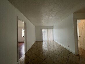3720 NW 88th Ave in Sunrise, FL - Building Photo - Building Photo