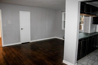 1059 Midland Ave in Midland, PA - Building Photo - Building Photo