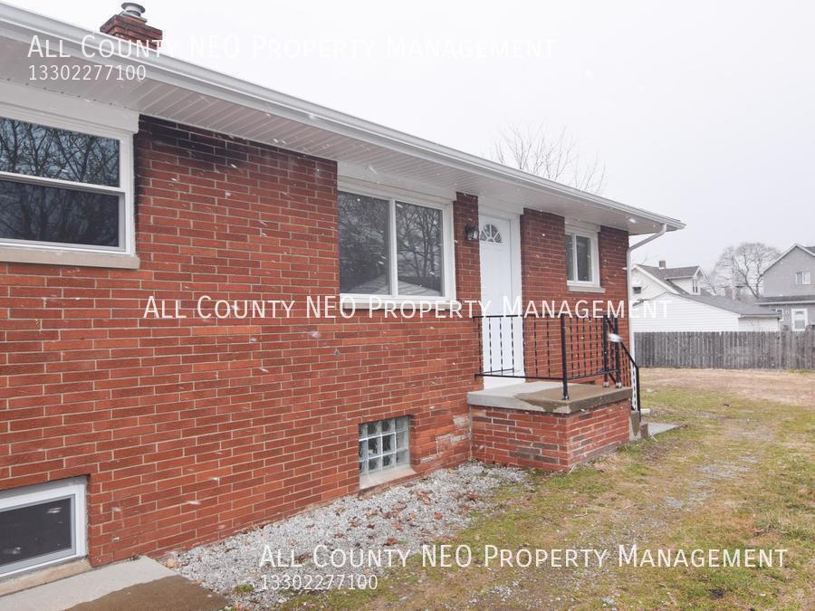 147 16th St NW in Barberton, OH - Building Photo