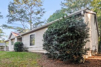 3835 Scarsborough Dr SW in Lawrenceville, GA - Building Photo - Building Photo