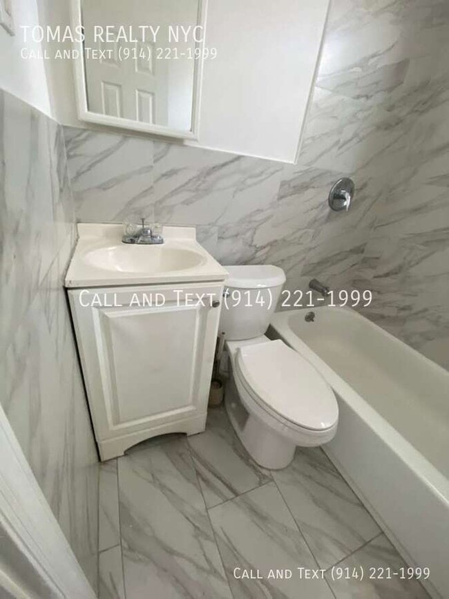 property at 2 Tuckahoe Rd