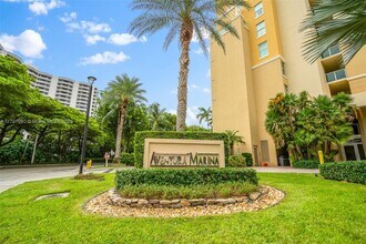 3340 NE 190th St in Miami, FL - Building Photo - Building Photo