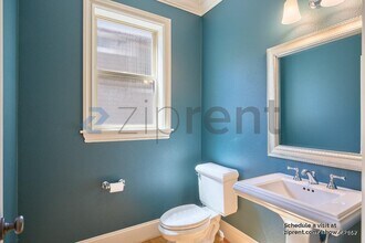 11379 NW Valros Ln in Portland, OR - Building Photo - Building Photo