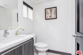 5812 Virginia Ave in Los Angeles, CA - Building Photo - Building Photo