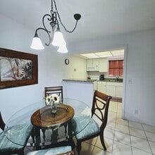 2930 Crosley Dr E in West Palm Beach, FL - Building Photo - Building Photo