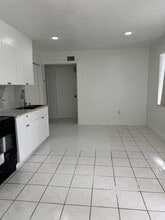 29 Edmund Rd in West Park, FL - Building Photo - Building Photo