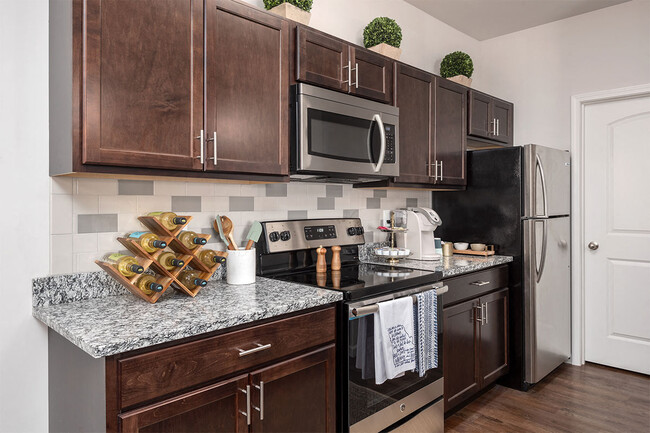 Turtle Creek Apartments in Fenton, MO - Foto de edificio - Building Photo