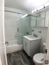 5 AVENUE, Unit 16L in New York, NY - Building Photo - Building Photo