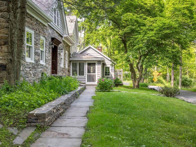 50 Rose Hill Rd in Accord, NY - Building Photo - Building Photo