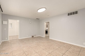 839 E Lawrence Rd in Phoenix, AZ - Building Photo - Building Photo