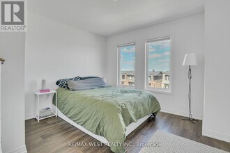 61 Fairlane Ave in Barrie, ON - Building Photo - Building Photo