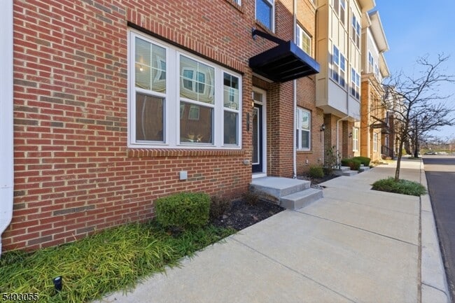 6 Bond St in North Brunswick, NJ - Foto de edificio - Building Photo