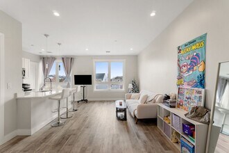 1457 Tremont St, Unit Apt 502 in Boston, MA - Building Photo - Building Photo