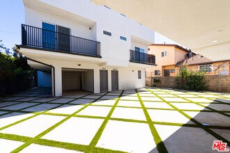 5434 Romaine St in Los Angeles, CA - Building Photo - Building Photo
