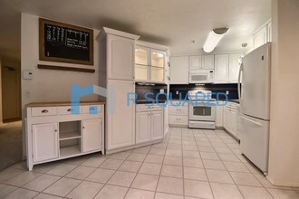 8653 Avondale Rd NE in Redmond, WA - Building Photo - Building Photo
