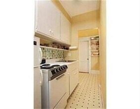 66 Marshal St in Brookline, MA - Building Photo - Building Photo