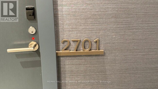 65 Broadway Ave in Toronto, ON - Building Photo - Building Photo