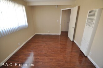 6125 Whitsett Ave in Los Angeles, CA - Building Photo - Building Photo