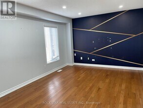 3351 Southwick St in Mississauga, ON - Building Photo - Building Photo