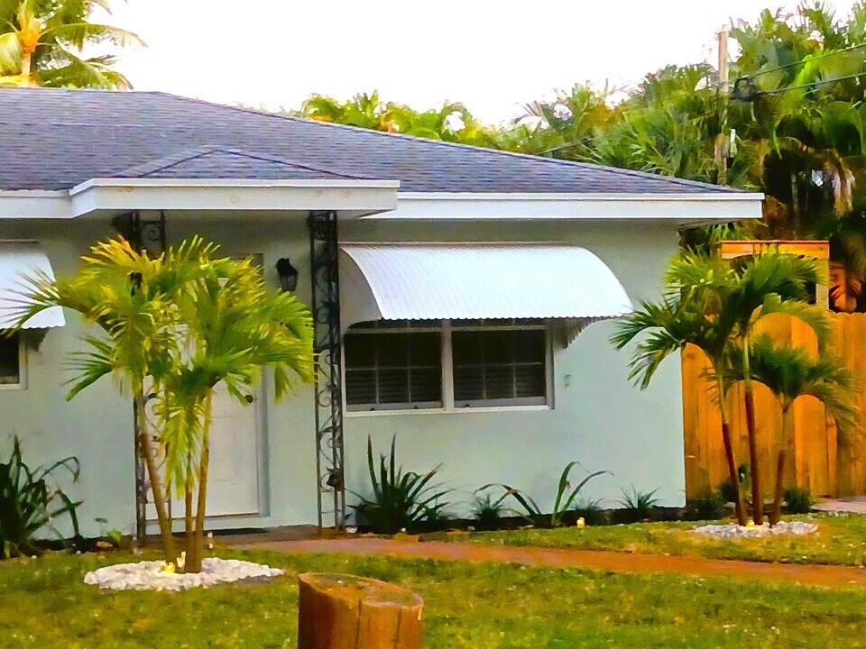1137 NE 9th Ave in Delray Beach, FL - Building Photo